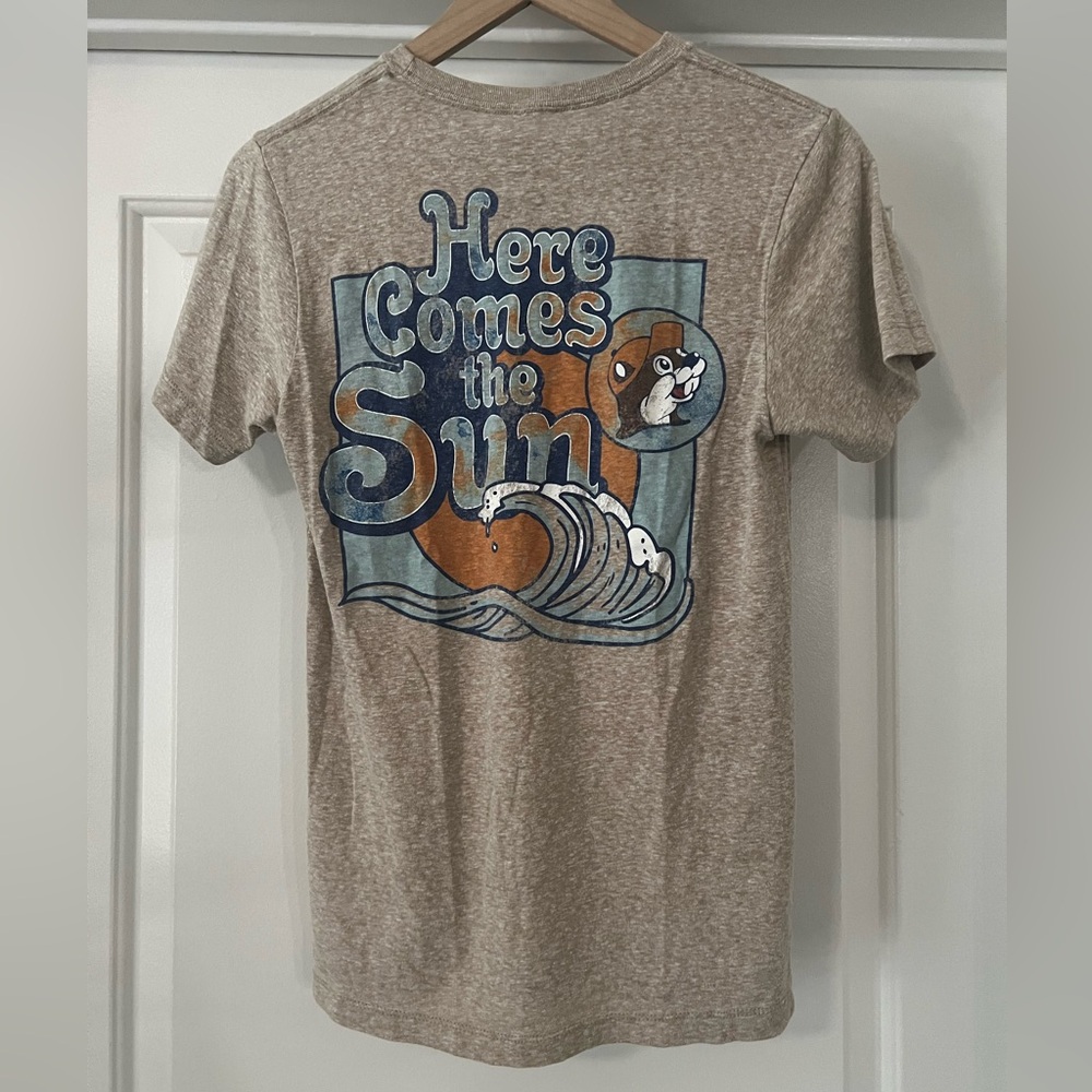 Buc-ee’s Tan Graphic T-Shirt